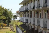 Winnapaug Inn Hotels in Westerly