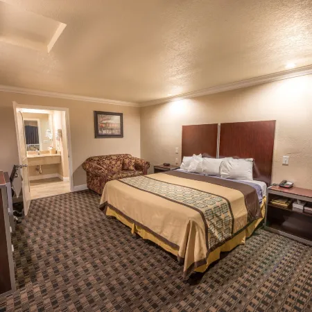 Edge Water Inn