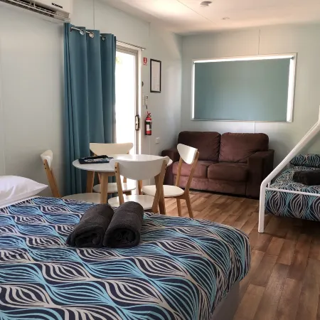 Acacia Caravan Park & Holiday Units