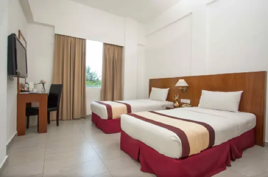 Swan Garden Hotel Отели рядом с достопримечательностью «Asia Metropolitan University»