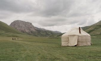 Visit Kel-Suu Yurt Camp