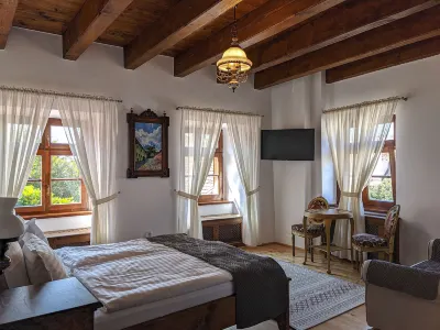 La Teo Pensiune si Pivnita Hotels in der Nähe von Klosterkirche