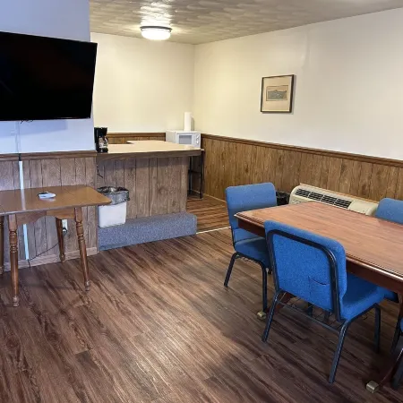 Valley Inn and Suites