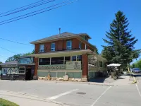 Stonewater Manor B&B Hotel dekat Thousand Islands Playhouse