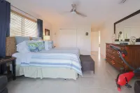 Paradise on the Canal with Ocean Access including Pool & Spa