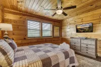 Two Cabins!  Sleeps 24, Themed Bunk Rooms for the Kids, Hot Tubs, Mountain Views - Boutique