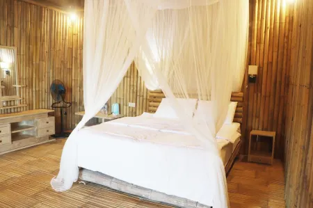 Loca Lobo Lodges Riung, Flores Отели в г. Ngada Regency