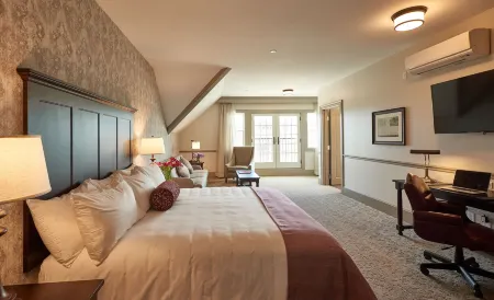 The Groton Inn Отели рядом с достопримечательностью «The Mill Works»