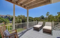 72 Pelican Bay AvantStay Community Pool Decks
