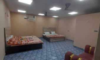 Shiv Kashi Lawn And Guest House