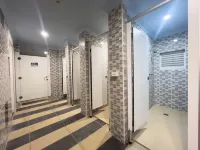 鳳凰自流溫泉度假村和住宿