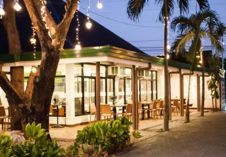 Seasons Hotel and Convention Center