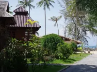 Thai House Beach Resort Hotels near Saladan