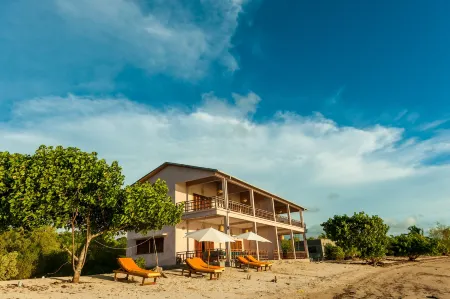 Emeraude Lodge Отели в г. Нуси-Бе