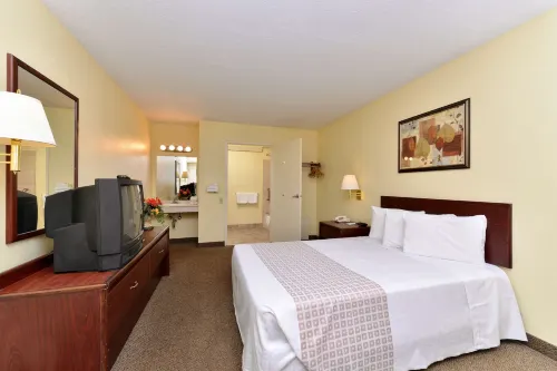 Americas Best Value Inn-Pittsburgh Airport - Airport Shuttle