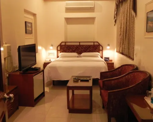 Hotel Aram โรงแรมในจัมนคร