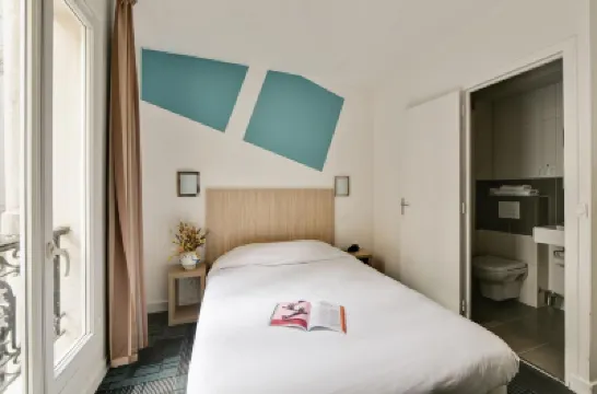 โรงแรมหลุยซา โรงแรมใกล้ประตูชัยฝรั่งเศส