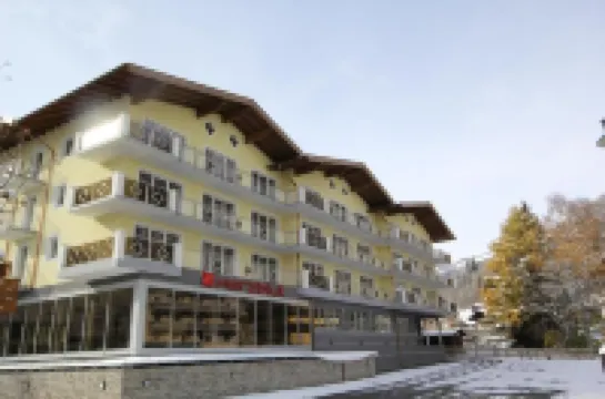 Hotel Herzblut - Joker Card Included in Summer