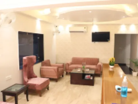 Green Hotel - Behind Parmarth Niketan Hotels in Rishikesh