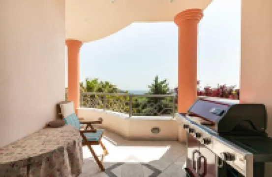 4 Bedrooms - Sleeps 10 - Pets - Pool - HotTub