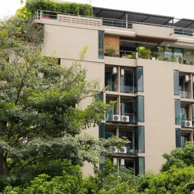 Karaarom Hotel Hotels near Noble Remix