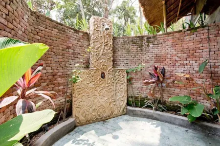 Firefly eco-Lodge