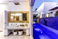 Dolphin Coast Yolo Spaces - the White House Boutique Villa - Beach