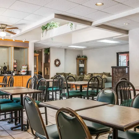 AmericInn by Wyndham Holland MI