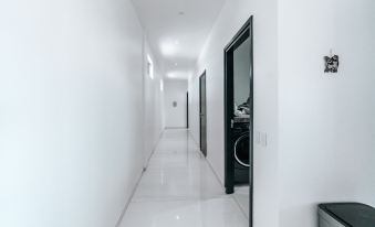 Gray Door Apartments - Adults Only