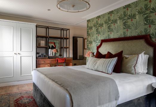 The Bridge Hotel Chertsey Hotel Overview