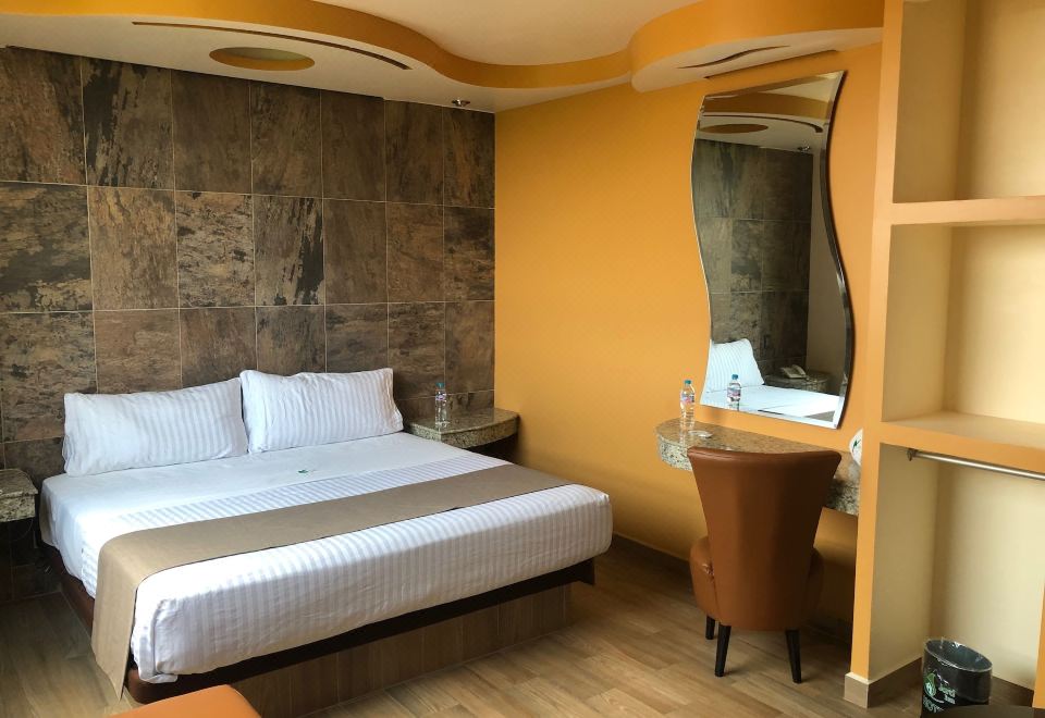 Hotel Jard Inn Adult Only Over view