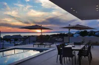 Luxury Villa del Sol - Beach