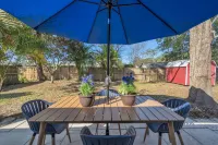 Serenity Retreat: Charming Home Near Attractions! 3 Bedroom Home by RedAwning