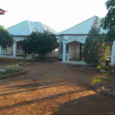 White Rose Lodge Hotel Exterior