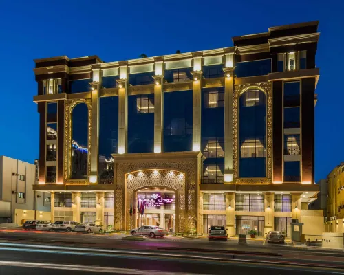 Boudl Quraish Hotels near Soccer Scene