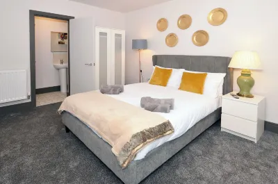 Townhouse Plus @ London Road Stoke Hotels near Stoke-on-Trent College