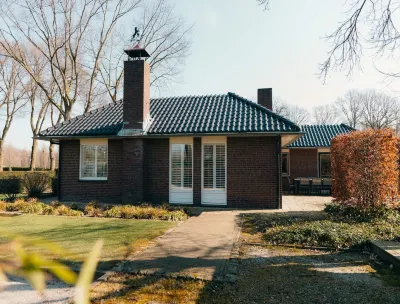 Lush Villa with a Sauna Near the Veluwe Hotel di Putten