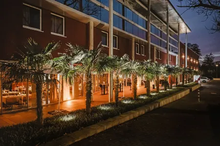 Best Western Plus Hotel Brueggen Отели в г. Неттеталь