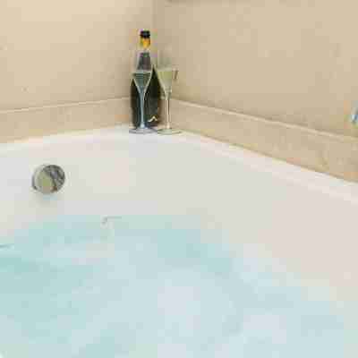 Moncada de Luna Exclusive Stay Fitness & Recreational Facilities