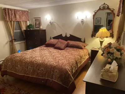 Guest House Catskill Mountains Private Backyard Fire Pit BBQ Grill Ski Golf Hike