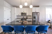 Modern Locktender Home and Functional Layout - Charming Retreat