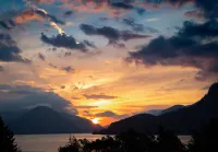 Scenic River Views and Cozy Fire Pit - Stunning Scandinavian Retreat Hotels in Stevenson