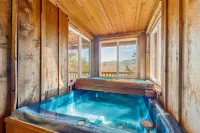 Cozy log cabin with private hot tub, fireplace & deck - close to town Hotels in Blount County
