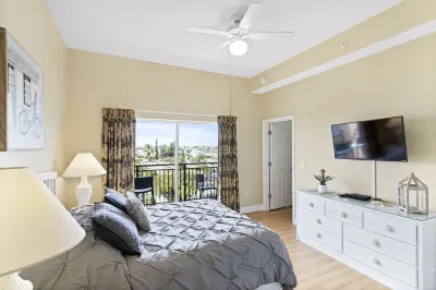 Stunning Views Resort - Private Balcony, Beach Access, Pool