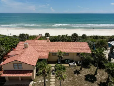 Direct Oceanfront Massive Home with Private Beach Walkway