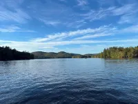 New Adirondack spacious cabin in the Lake George and Gore Mountain Area Hotel a Chestertown