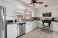 Convenient Parking and Entertainment Amenities - Cozy Retreat