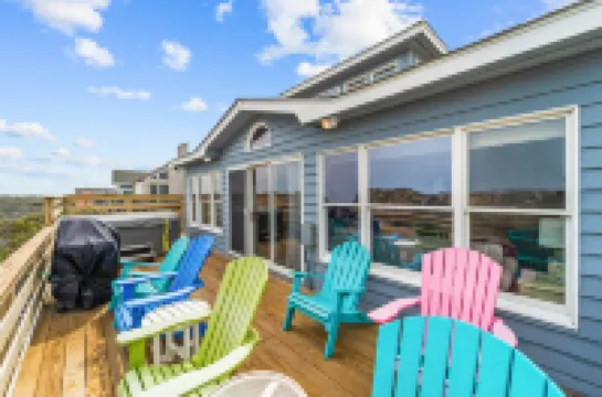 Wild Hearts on-the-Sea, Oceanfront, Hot Tub, sleeps 14