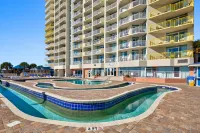 Oceanfront Condo W/ Private Balcony, Shared Pools/Hot Tubs, Beach Access & WiFi