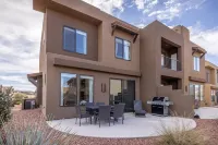 Luxurious Amenities and Scenic Mountain Views - Stunning Golf Haven
